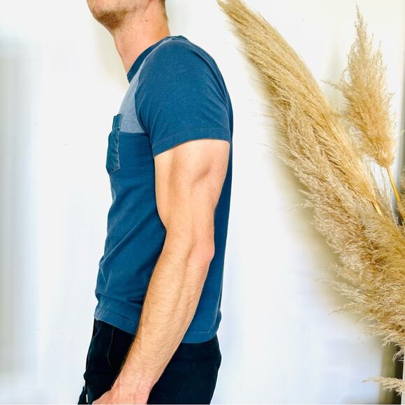 ORIGINAL PENGUIN Light Dark Blue Denim Pocket Stripe Short Sleeve Tee Shirt M - Picture 4 of 8